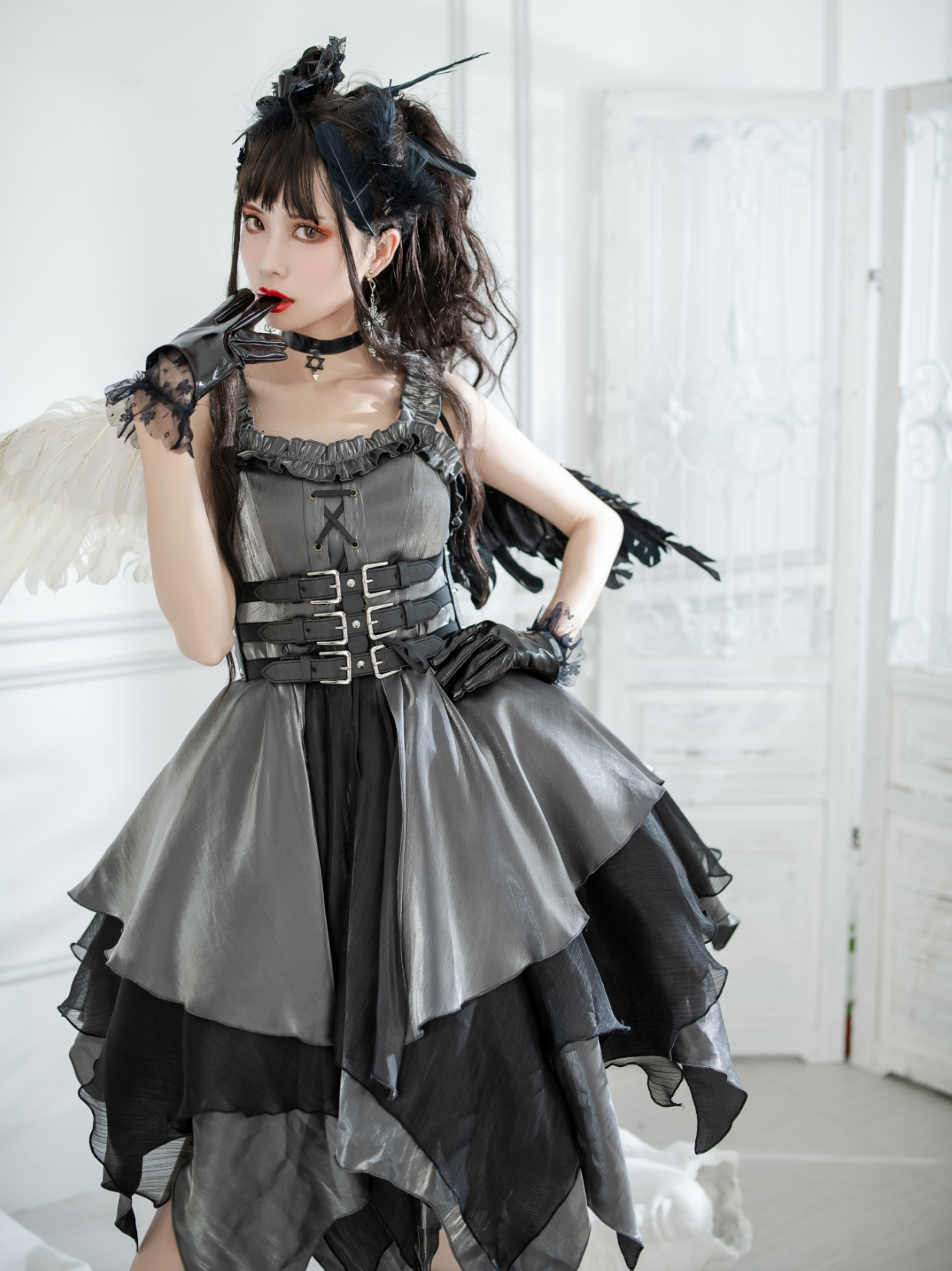 有一种洛丽塔叫"苍蝇裙",第一眼很丑,看完却被惊艳了